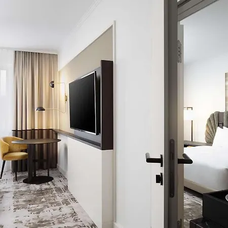 Hilton Hotel *