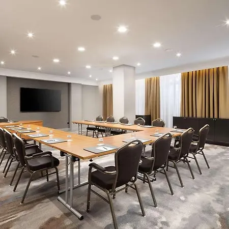 Hilton فندق